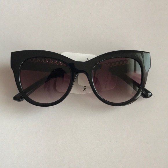 Ann Taylor Cat Eye Summer Sunglasses Black